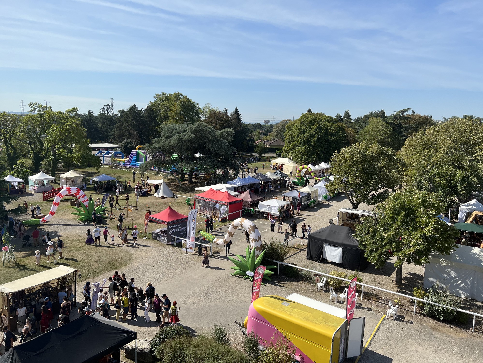Vue en hauteur du festival Yggdrasil où JV CONSULT EVENTS intervenait pour l'assistance médicale événementielle