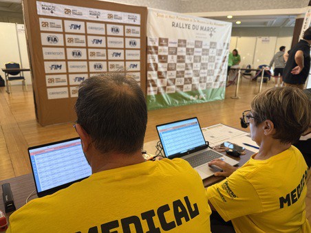 tracabilite-suivi-assistance-evenementielle-via-jv-medic-events photo du corps médical qui suivent les patients d'un événement outdoor et extrême dans le cadre d'une assistance médicale événementielle