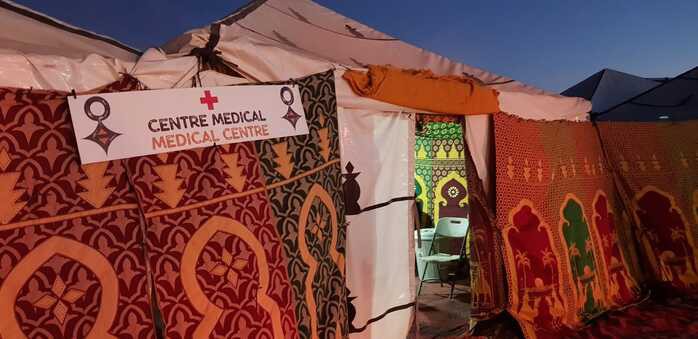 bivouac-medical-assistance-medicale-evenement-outdoor Bivouac de l'équipe de l'assistance médicale événementielle dans le désert